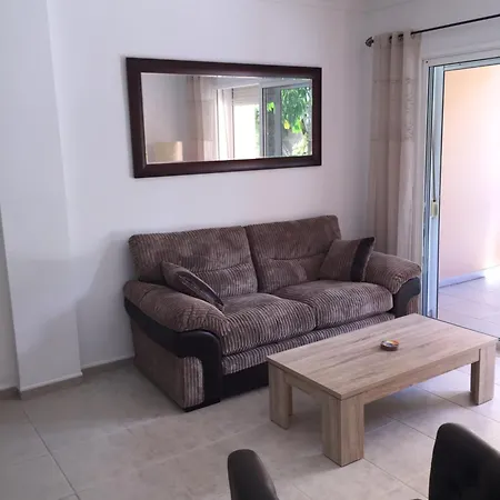 Large Private Sun Soaked Terrace, Perfect Location - Note Communal Pool Is Being Renovated From October 2026 For A Couple Of Months * Playa de San Juan (Tenerife)