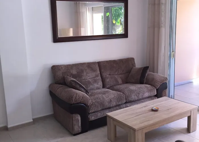 Large Private Garden,shared Pool Not Avaliable Until Approx June 2026, Great Location * Playa de San Juan (Tenerife)