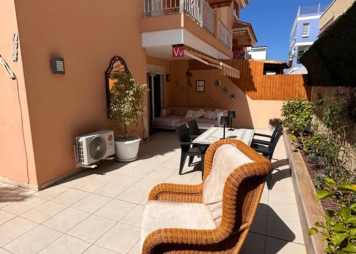 Large Private Garden,shared Pool Not Avaliable Until Approx June 2026, Great Location Apartment
