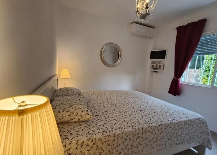 Large Private Garden,shared Pool Not Avaliable Until Approx June 2026, Great Location * Плайя-де-Сан-Хуан